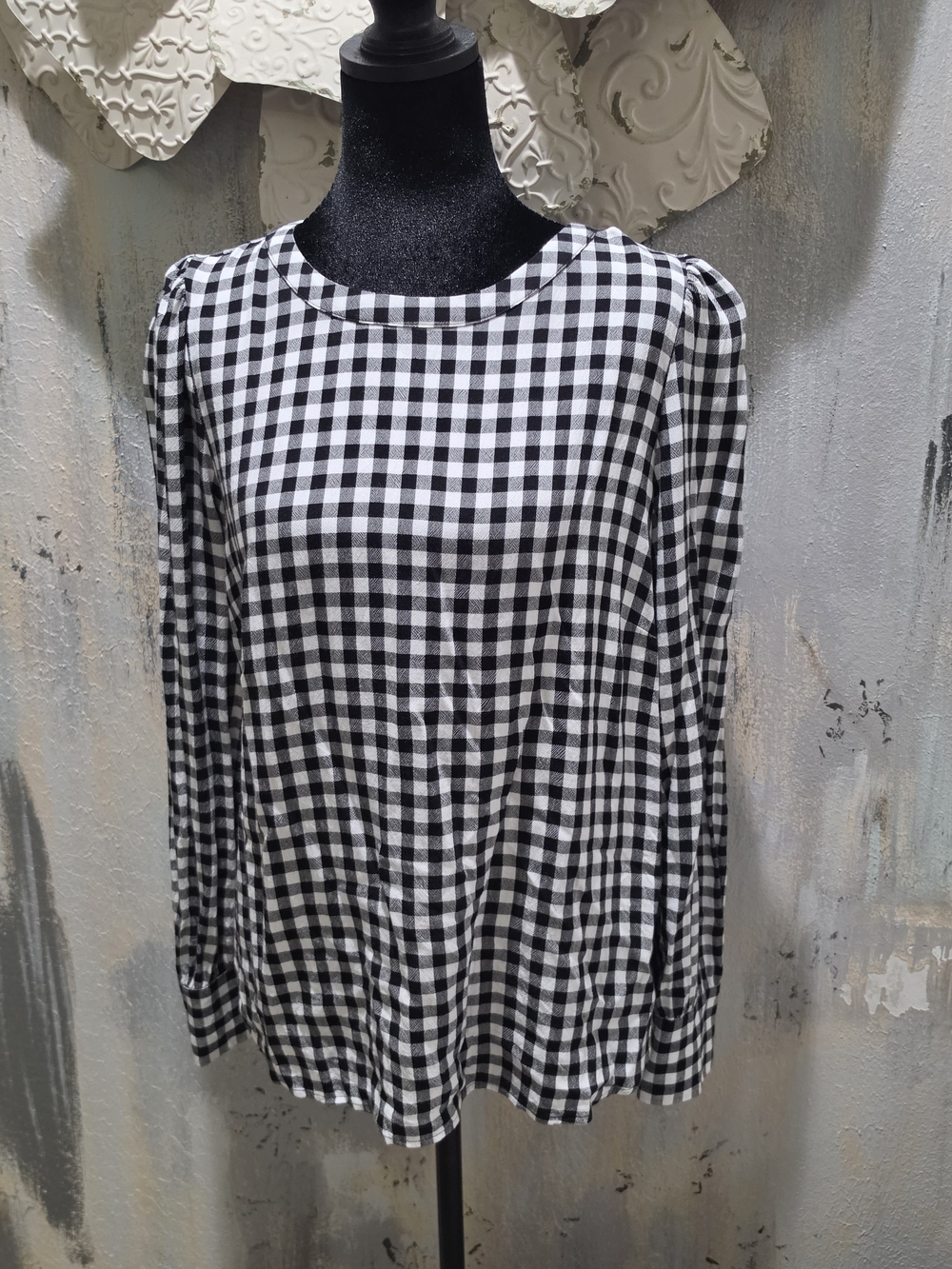 LOFT Black and White Gingham Long Sleeve Top